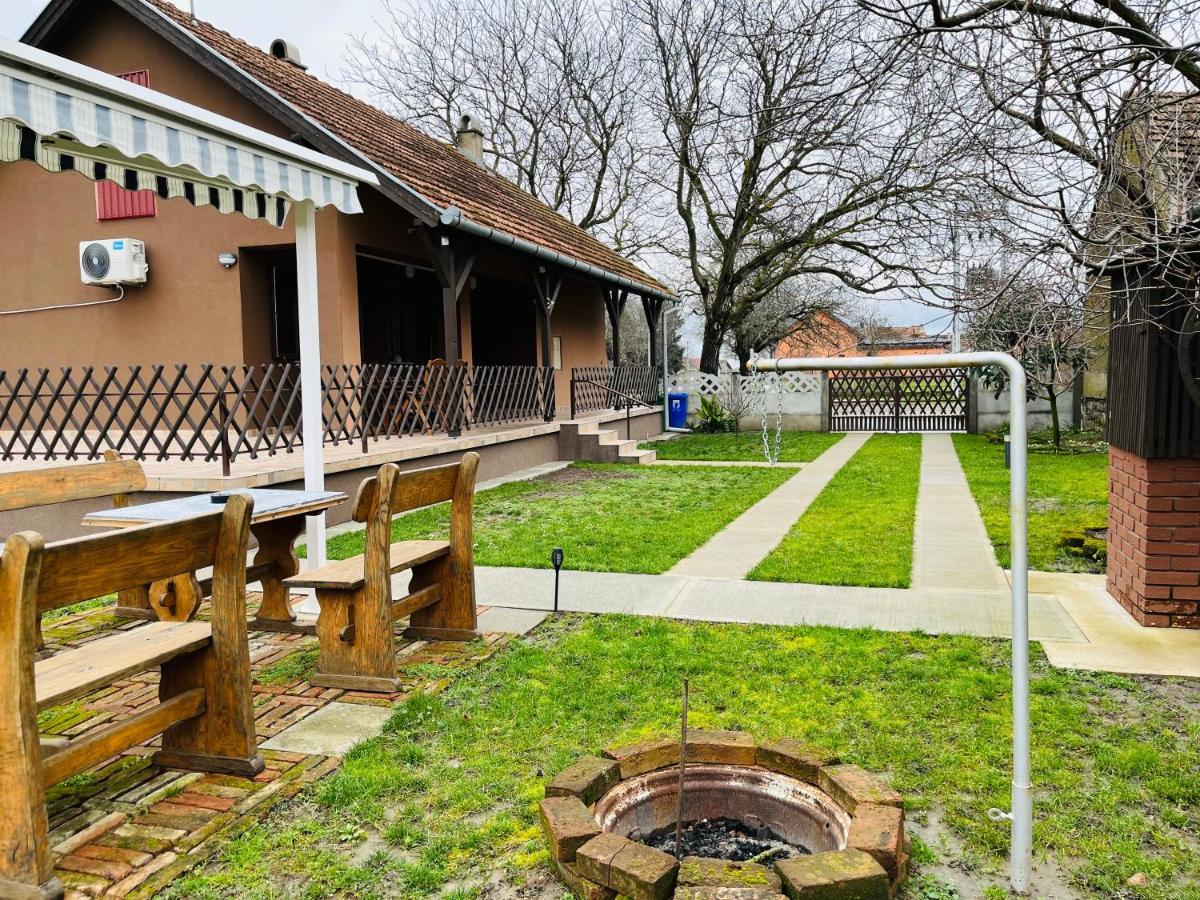 Ferienwohnung Turul -Kuca Za Odmor- Korod Exterior foto